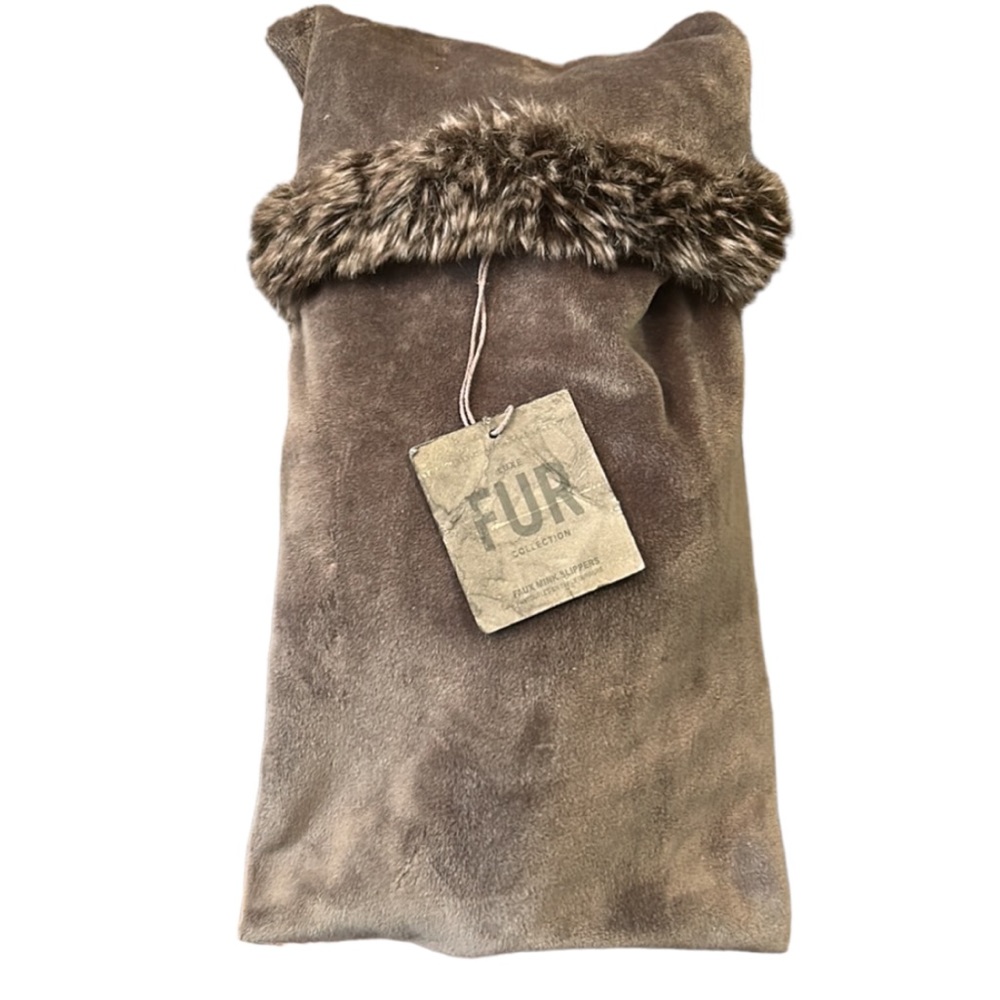 NWT Restoration Hardware LUXE FAUX FUR SLIPPERS L/XL - Picture 2 of 6